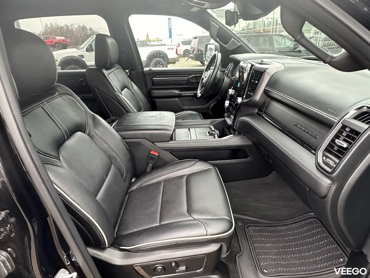 RAM 1500 Limited Night Edition 5.7 V8 5.7